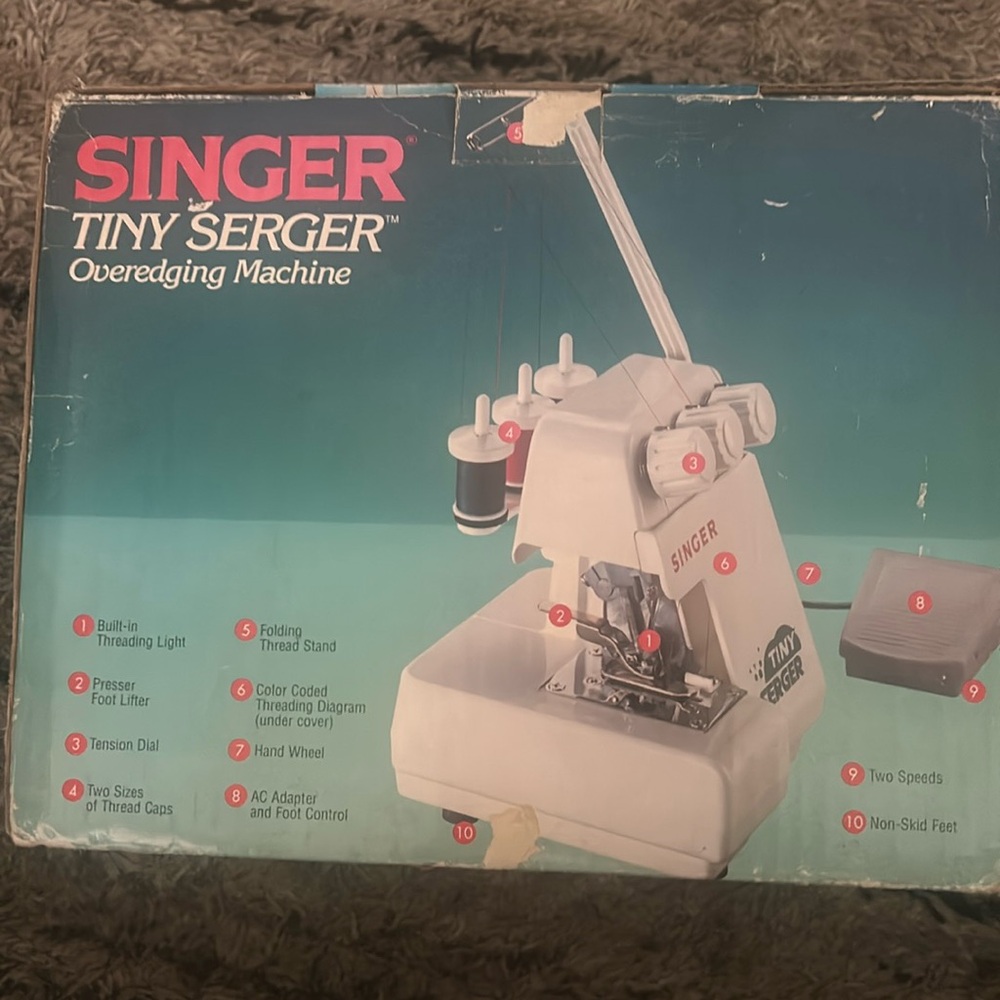 Like new Singer Tiny Serger Sewing machine